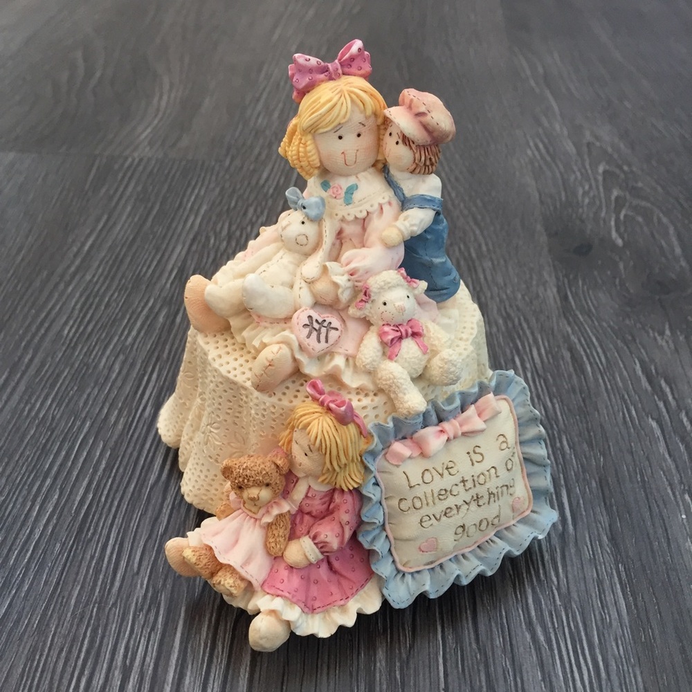San Francisco Music Box Company Heart Tugs by Matthew Danko